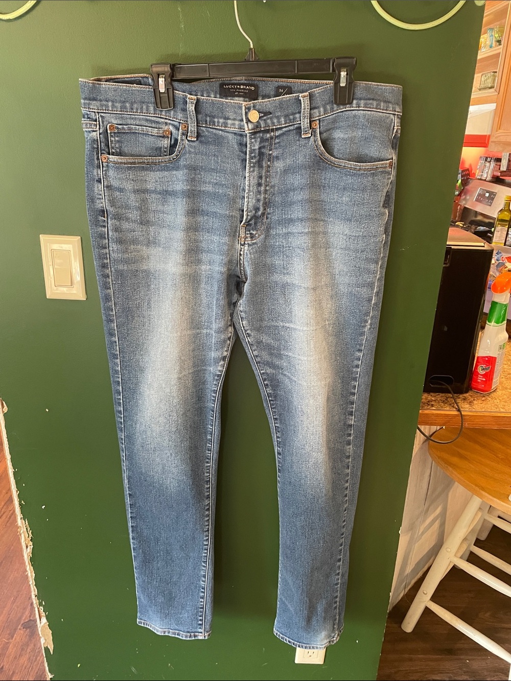 Lucky Brand Men's Light Wash Athletic  Slim Jeans 36x34